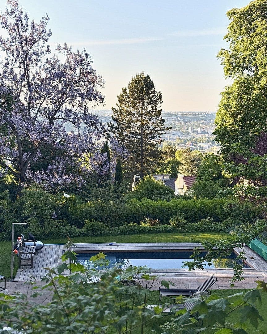Prenájom domu 220 m², pozemok 3.500 m², Stuttgart, Bádensko-Wurttembersko Prenájom domu 220 m², pozemok 3.500 m², Stuttgart, Bádensko-Wurttembersko