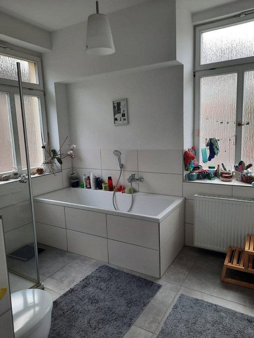 Prenájom bytu 5-izbový 162 m², Abraham-Lincoln-Str. 16, Weimar, Durínsko Prenájom bytu 5-izbový 162 m², Abraham-Lincoln-Str. 16, Weimar, Durínsko