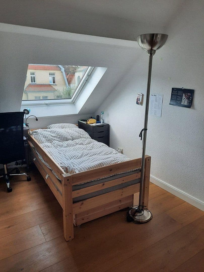 Prenájom bytu 5-izbový 162 m², Abraham-Lincoln-Str. 16, Weimar, Durínsko Prenájom bytu 5-izbový 162 m², Abraham-Lincoln-Str. 16, Weimar, Durínsko