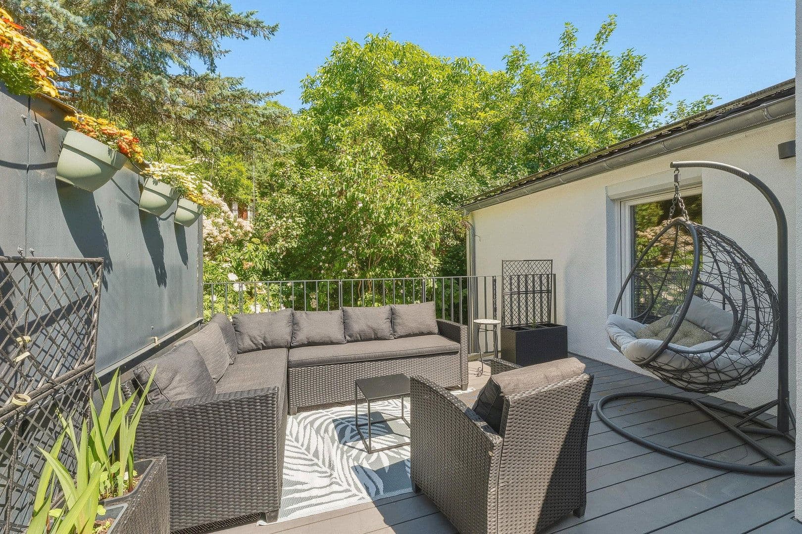 Prenájom domu 206 m², pozemok 128 m², Stuttgart, Bádensko-Wurttembersko Prenájom domu 206 m², pozemok 128 m², Stuttgart, Bádensko-Wurttembersko