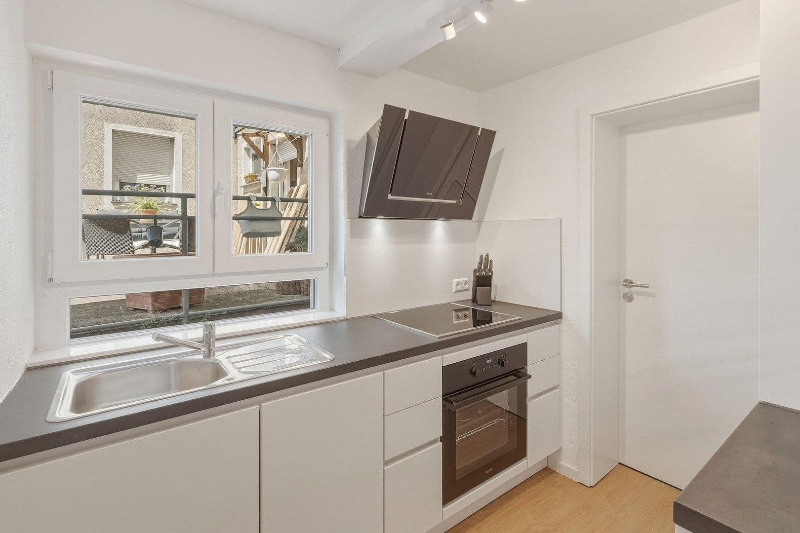 Prenájom domu 206 m², pozemok 128 m², Stuttgart, Bádensko-Wurttembersko Prenájom domu 206 m², pozemok 128 m², Stuttgart, Bádensko-Wurttembersko