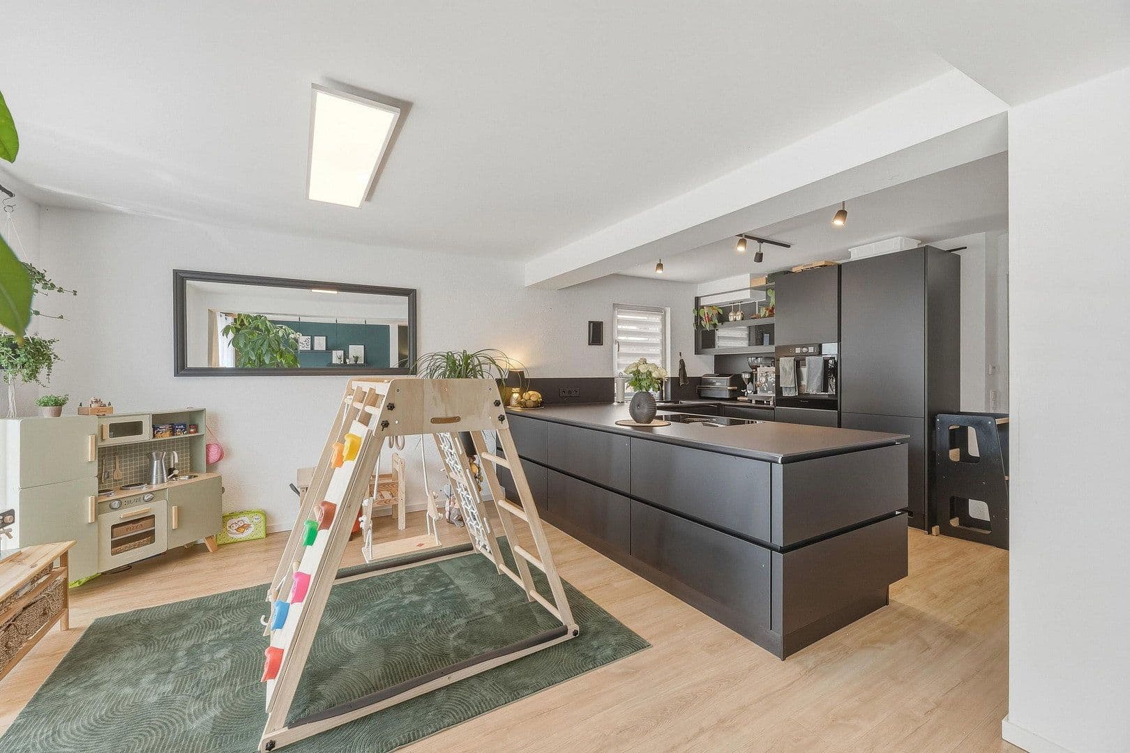 Prenájom domu 206 m², pozemok 128 m², Stuttgart, Bádensko-Wurttembersko Prenájom domu 206 m², pozemok 128 m², Stuttgart, Bádensko-Wurttembersko