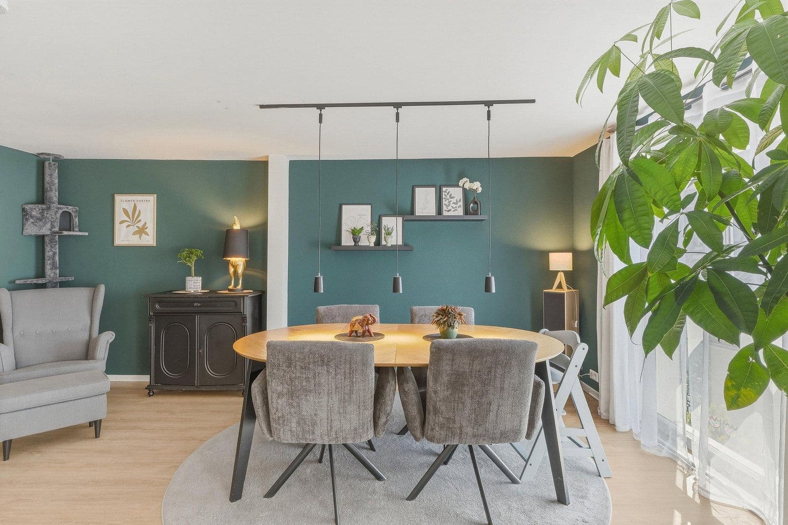 Prenájom domu 206 m², pozemok 128 m², Stuttgart, Bádensko-Wurttembersko Prenájom domu 206 m², pozemok 128 m², Stuttgart, Bádensko-Wurttembersko
