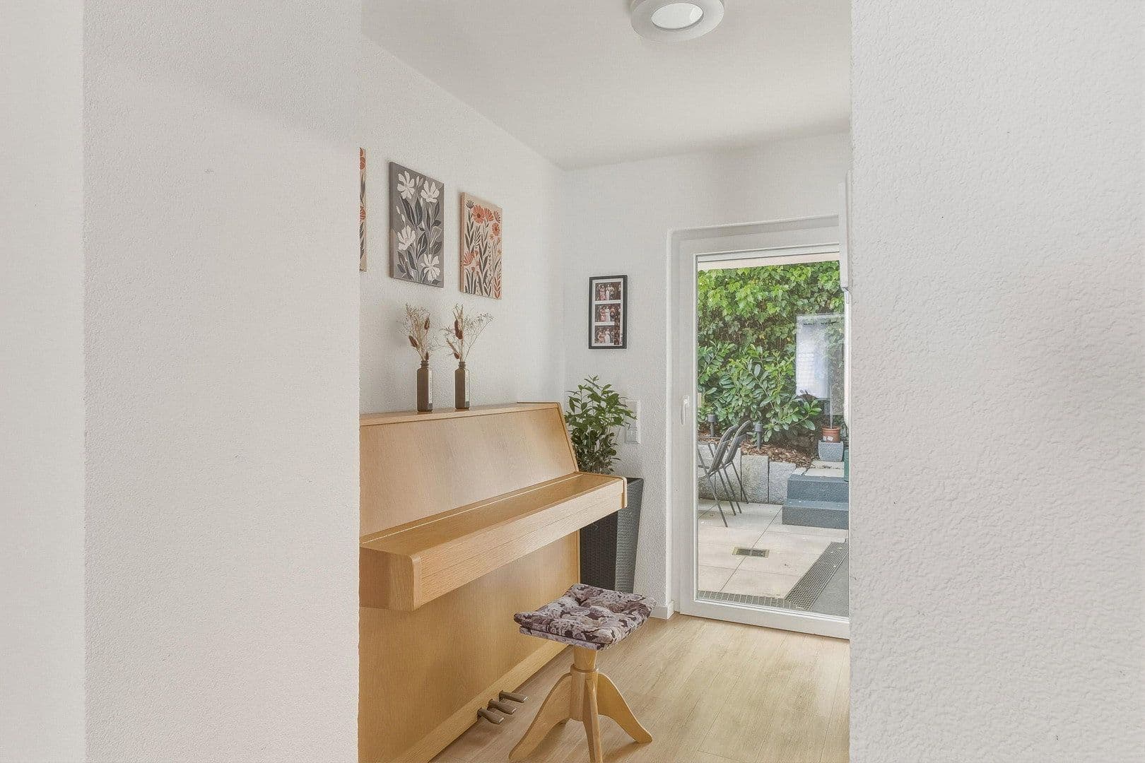 Prenájom domu 206 m², pozemok 128 m², Stuttgart, Bádensko-Wurttembersko Prenájom domu 206 m², pozemok 128 m², Stuttgart, Bádensko-Wurttembersko