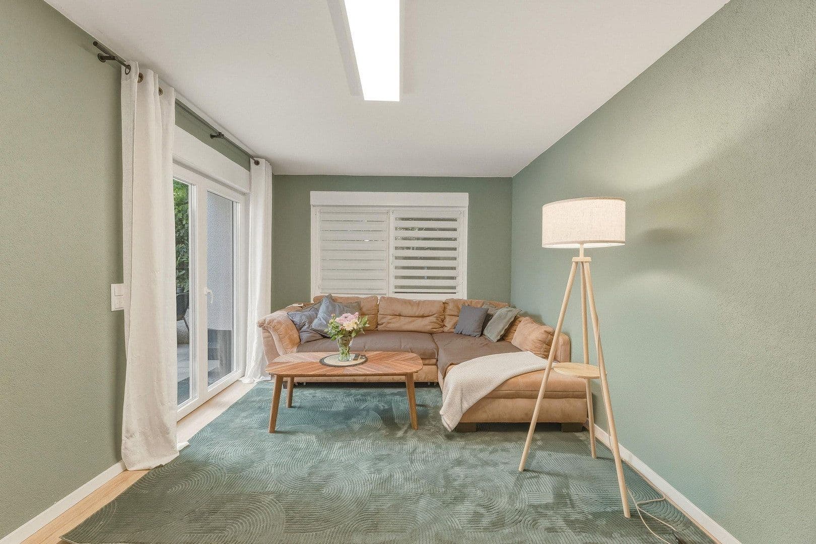 Prenájom domu 206 m², pozemok 128 m², Stuttgart, Bádensko-Wurttembersko Prenájom domu 206 m², pozemok 128 m², Stuttgart, Bádensko-Wurttembersko