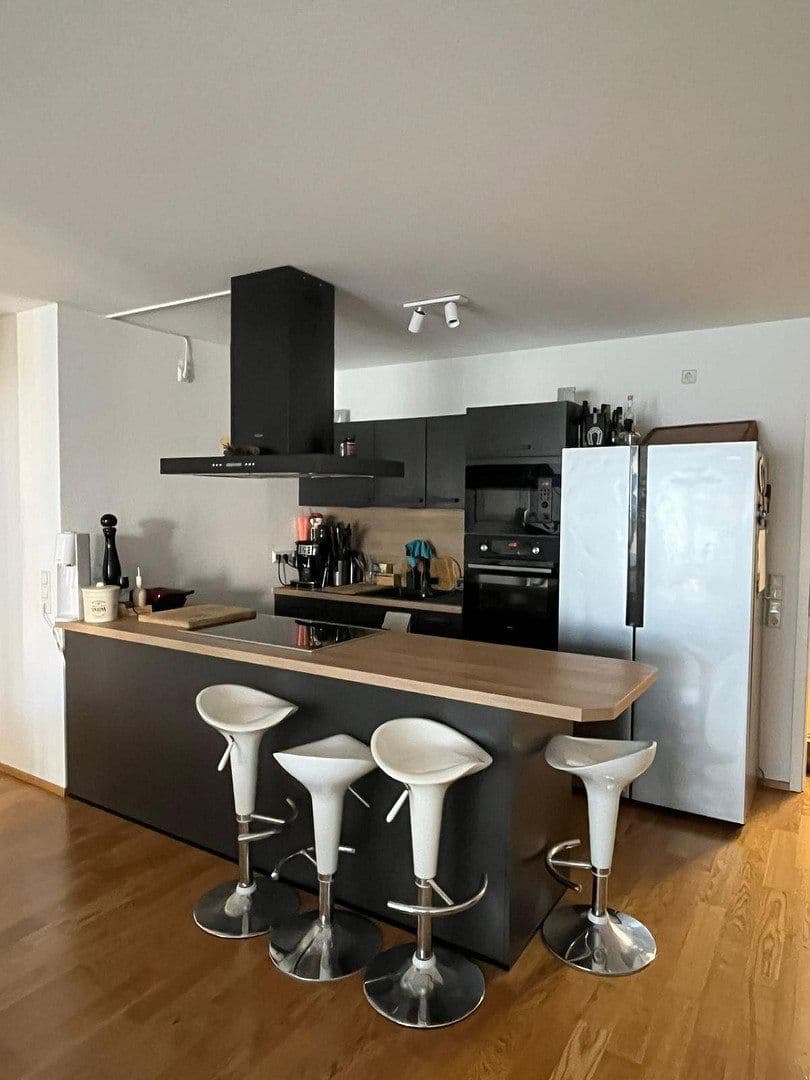 Prenájom bytu 3-izbový 100 m², Berliner Platz 7A, Würzburg, Bavorsko Prenájom bytu 3-izbový 100 m², Berliner Platz 7A, Würzburg, Bavorsko
