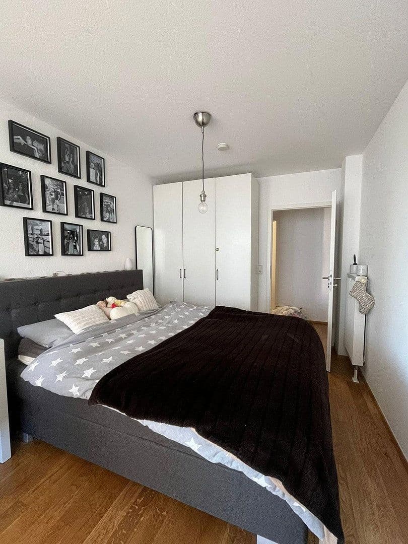Prenájom bytu 3-izbový 100 m², Berliner Platz 7A, Würzburg, Bavorsko Prenájom bytu 3-izbový 100 m², Berliner Platz 7A, Würzburg, Bavorsko