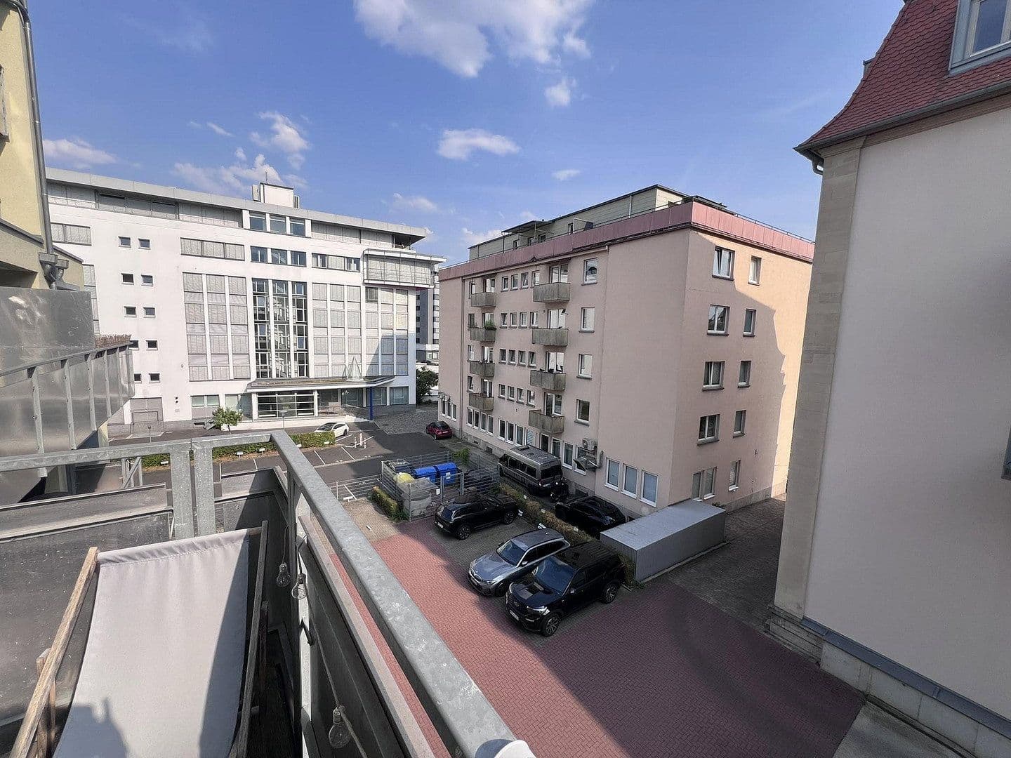 Prenájom bytu 3-izbový 100 m², Berliner Platz 7A, Würzburg, Bavorsko Prenájom bytu 3-izbový 100 m², Berliner Platz 7A, Würzburg, Bavorsko