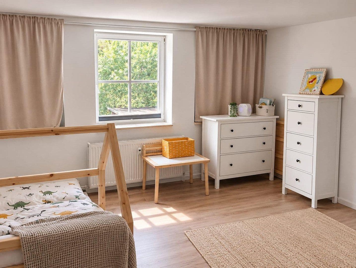 Prenájom bytu 3-izbový 116 m², Dorfstraße 23, Reppenstedt, Dolné Sasko Prenájom bytu 3-izbový 116 m², Dorfstraße 23, Reppenstedt, Dolné Sasko