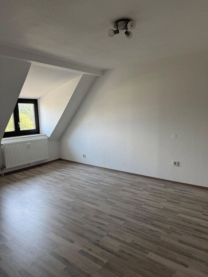 Prenájom bytu 4-izbový 110 m², Ostheim 52, Regensburg, Bavorsko Prenájom bytu 4-izbový 110 m², Ostheim 52, Regensburg, Bavorsko