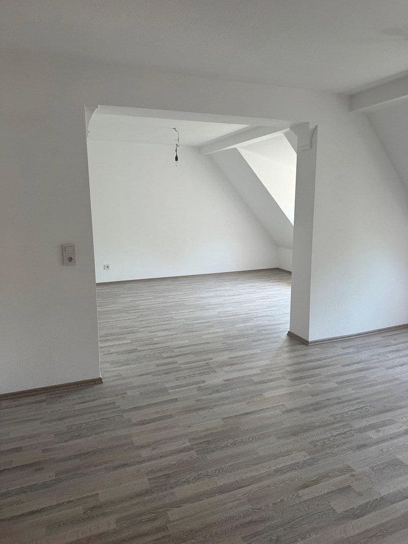 Prenájom bytu 4-izbový 110 m², Ostheim 52, Regensburg, Bavorsko Prenájom bytu 4-izbový 110 m², Ostheim 52, Regensburg, Bavorsko