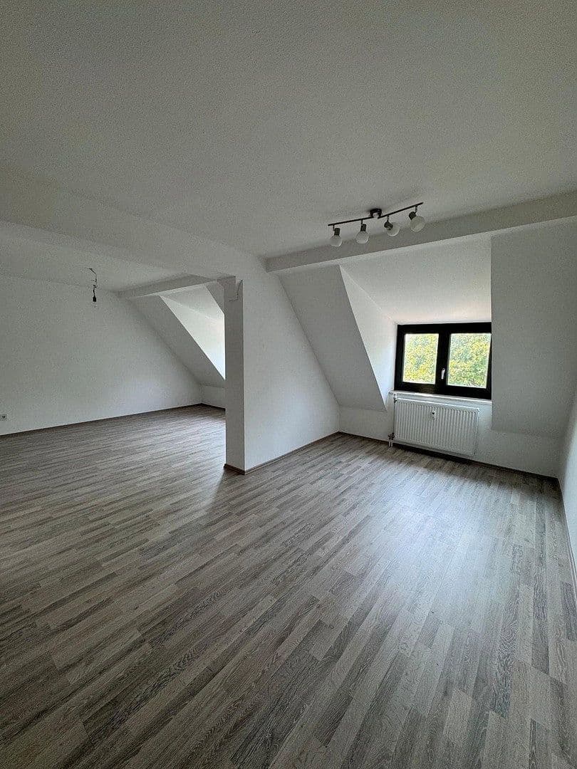 Prenájom bytu 4-izbový 110 m², Ostheim 52, Regensburg, Bavorsko Prenájom bytu 4-izbový 110 m², Ostheim 52, Regensburg, Bavorsko