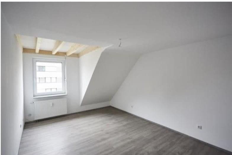 Prenájom bytu 4-izbový 103 m², Darmstadt, Hesensko Prenájom bytu 4-izbový 103 m², Darmstadt, Hesensko