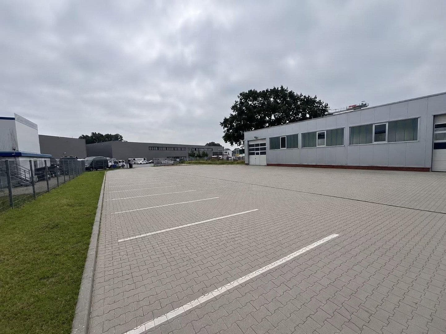 Prenájom nebytového priestoru 2.500 m², An der illau 19, Marschacht, Dolné Sasko Prenájom nebytového priestoru 2.500 m², An der illau 19, Marschacht, Dolné Sasko