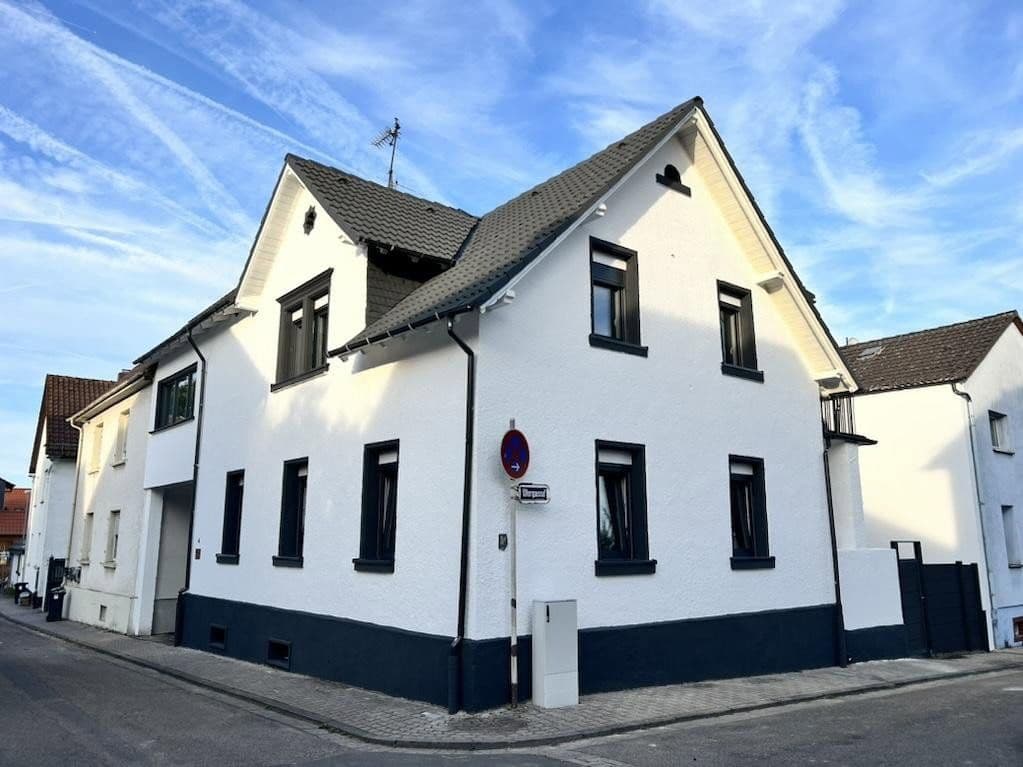 Predaj domu 140 m², pozemok 187 m², Roßdorf, Hesensko Predaj domu 140 m², pozemok 187 m², Roßdorf, Hesensko
