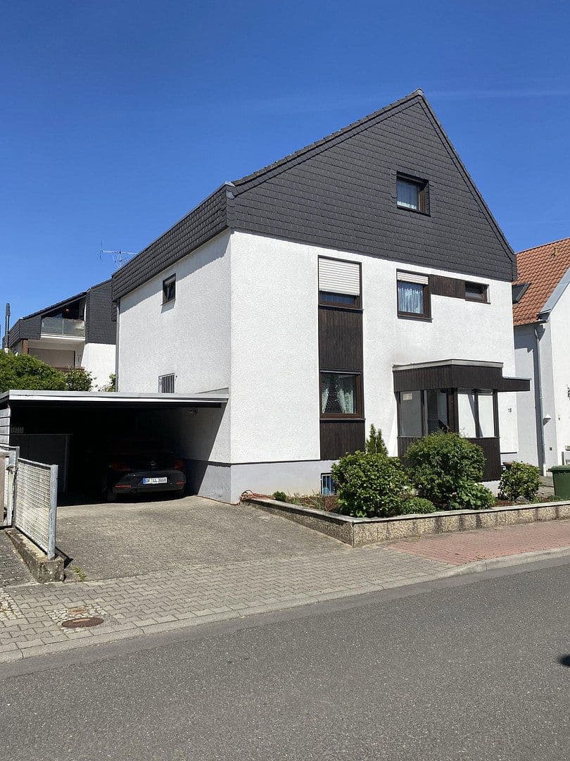 Predaj domu 235 m², pozemok 347 m², Frankfurt, Hesensko Predaj domu 235 m², pozemok 347 m², Frankfurt, Hesensko