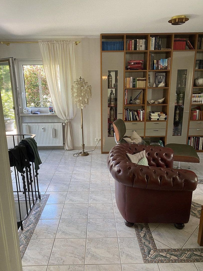 Predaj domu 235 m², pozemok 347 m², Frankfurt, Hesensko Predaj domu 235 m², pozemok 347 m², Frankfurt, Hesensko