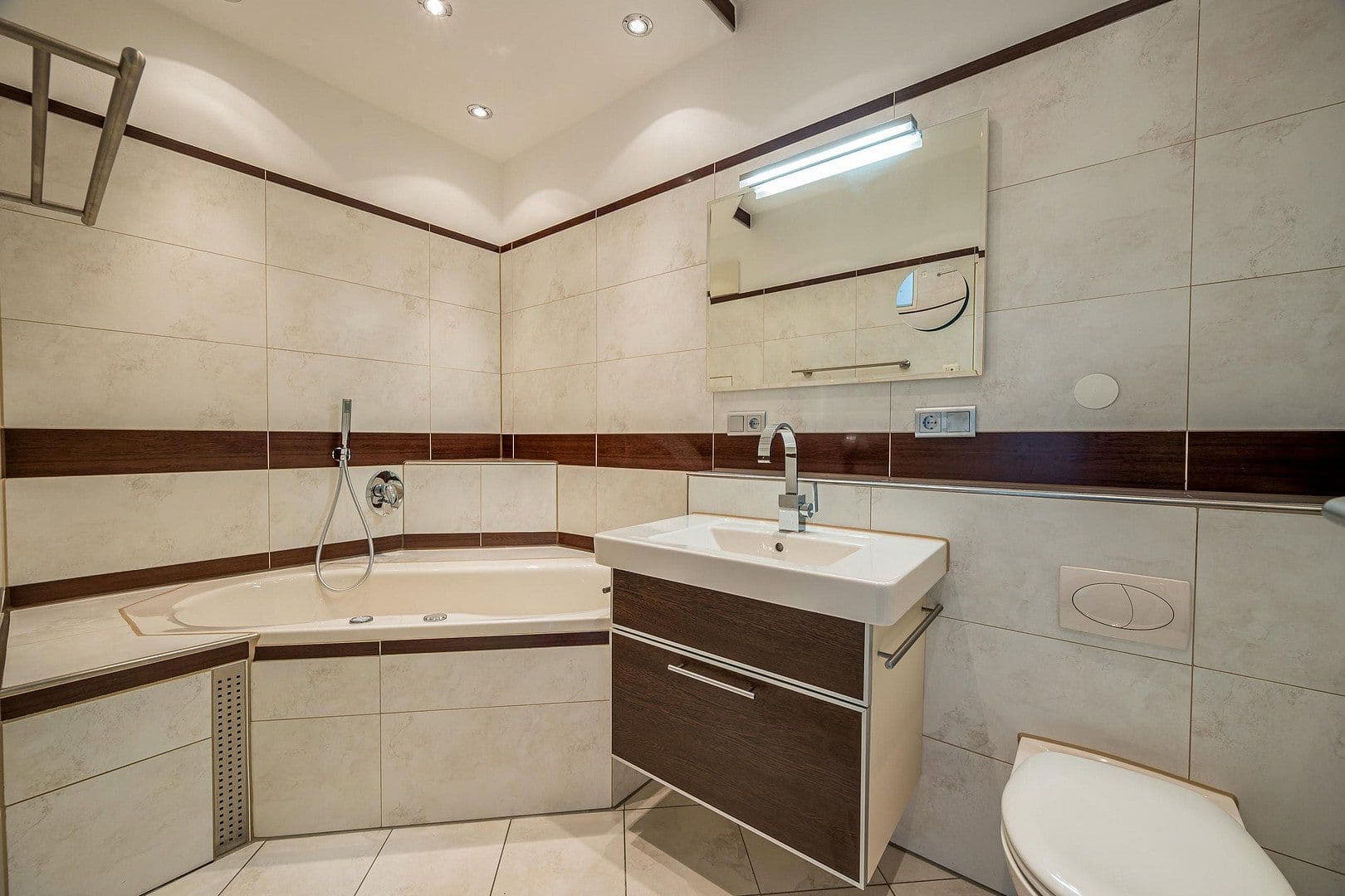 Predaj bytu 3-izbový 94 m², München, Bavorsko Predaj bytu 3-izbový 94 m², München, Bavorsko