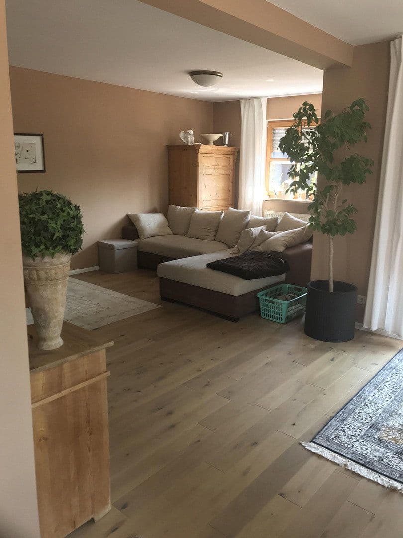 Predaj domu 126 m², pozemok 367 m², Neunkirchen am Brand, Bavorsko Predaj domu 126 m², pozemok 367 m², Neunkirchen am Brand, Bavorsko