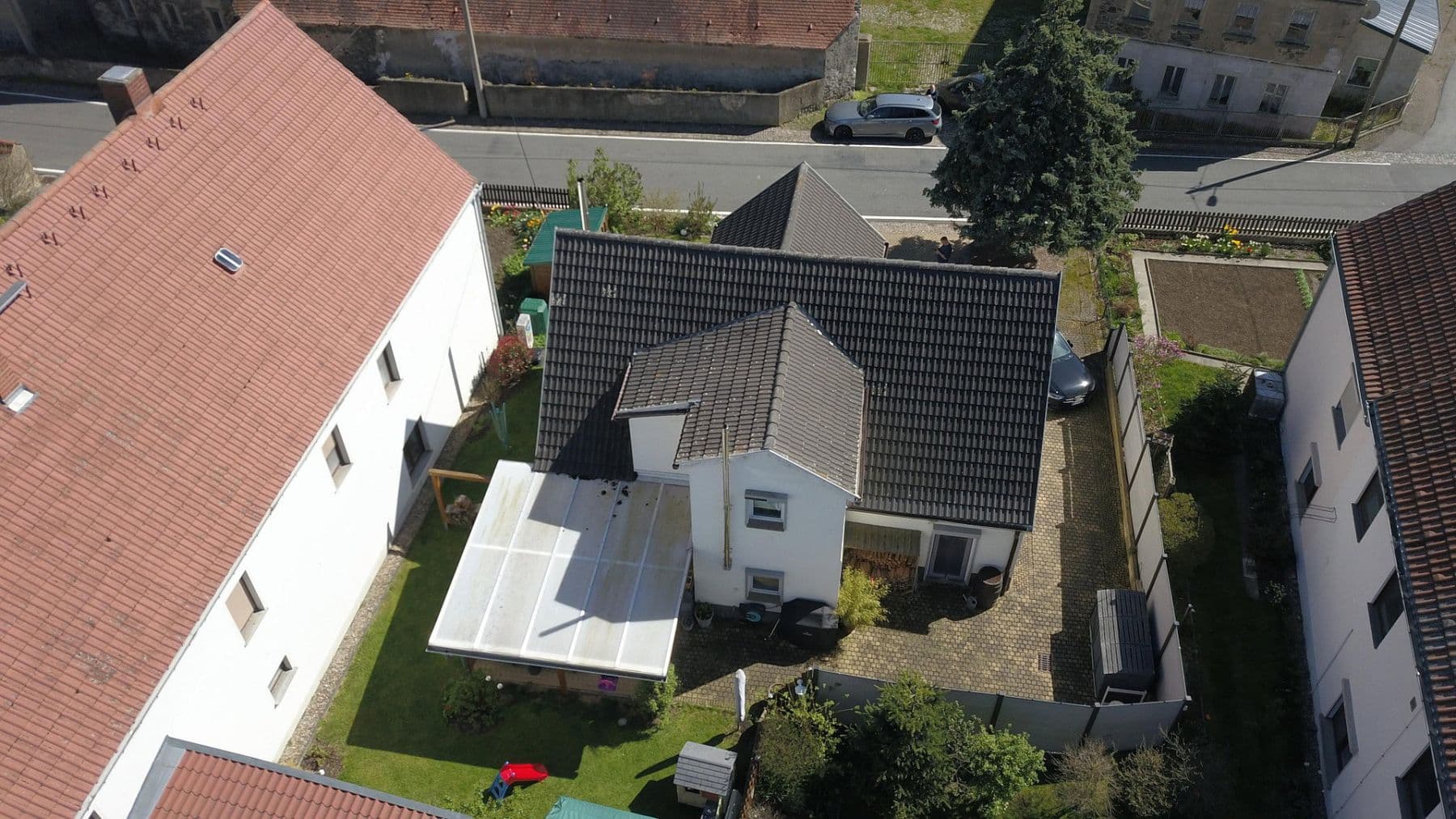 Predaj domu 121 m², pozemok 371 m², Leckwitzer Straße 17, Liebschützberg, Sasko Predaj domu 121 m², pozemok 371 m², Leckwitzer Straße 17, Liebschützberg, Sasko