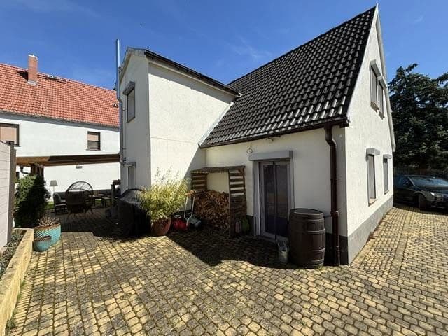 Predaj domu 121 m², pozemok 371 m², Leckwitzer Straße 17, Liebschützberg, Sasko Predaj domu 121 m², pozemok 371 m², Leckwitzer Straße 17, Liebschützberg, Sasko