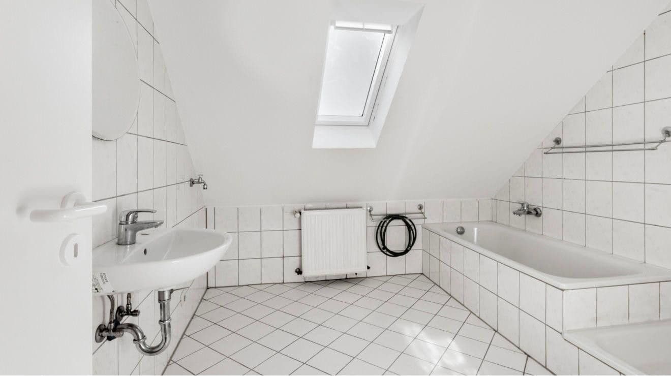 Prenájom bytu 3-izbový 85 m², Reichsstraße 10, Bochum, Severné Porýnie - Westfálsko Prenájom bytu 3-izbový 85 m², Reichsstraße 10, Bochum, Severné Porýnie - Westfálsko