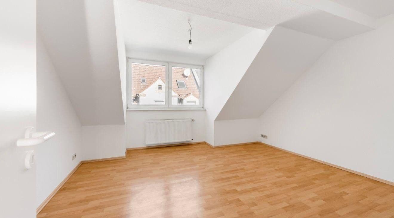 Prenájom bytu 3-izbový 85 m², Reichsstraße 10, Bochum, Severné Porýnie - Westfálsko Prenájom bytu 3-izbový 85 m², Reichsstraße 10, Bochum, Severné Porýnie - Westfálsko