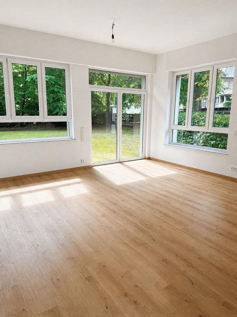 Prenájom bytu 4-izbový 135 m², Maria-Theresia-Allee 35, Aachen, Severné Porýnie - Westfálsko Prenájom bytu 4-izbový 135 m², Maria-Theresia-Allee 35, Aachen, Severné Porýnie - Westfálsko