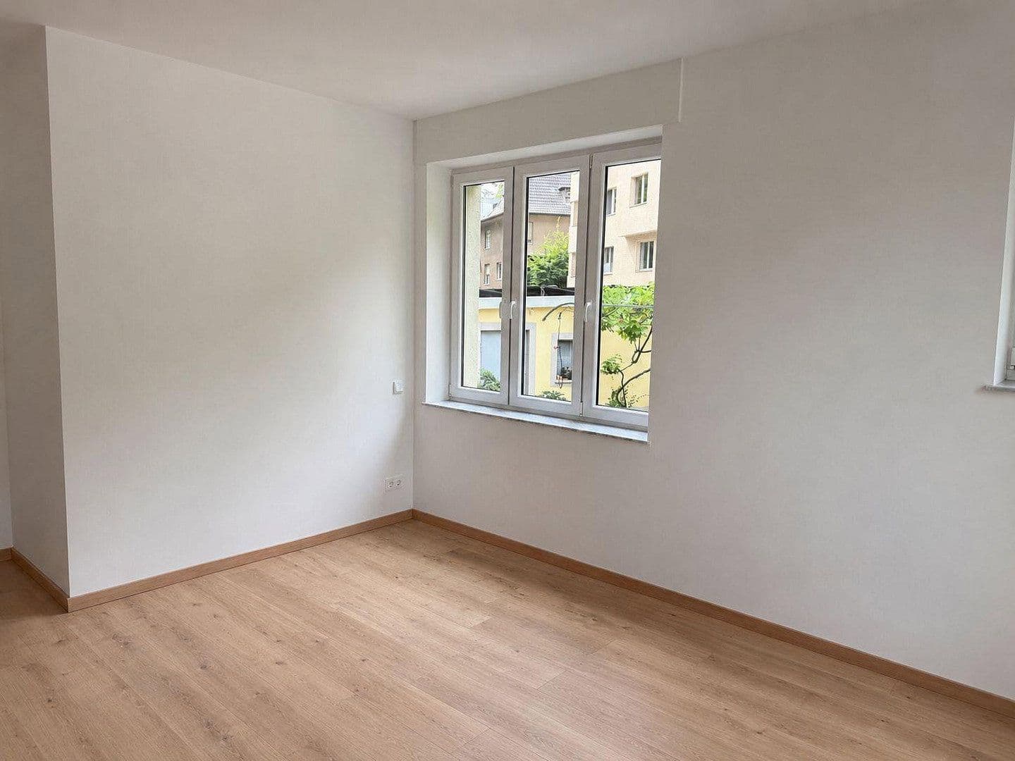 Prenájom bytu 4-izbový 135 m², Maria-Theresia-Allee 35, Aachen, Severné Porýnie - Westfálsko Prenájom bytu 4-izbový 135 m², Maria-Theresia-Allee 35, Aachen, Severné Porýnie - Westfálsko