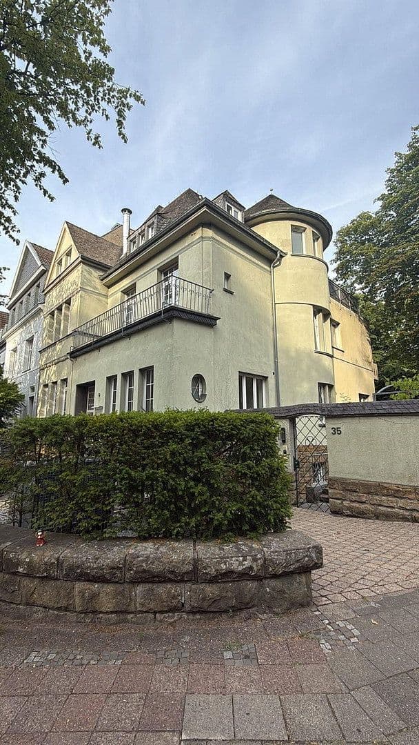 Prenájom bytu 4-izbový 135 m², Maria-Theresia-Allee 35, Aachen, Severné Porýnie - Westfálsko Prenájom bytu 4-izbový 135 m², Maria-Theresia-Allee 35, Aachen, Severné Porýnie - Westfálsko