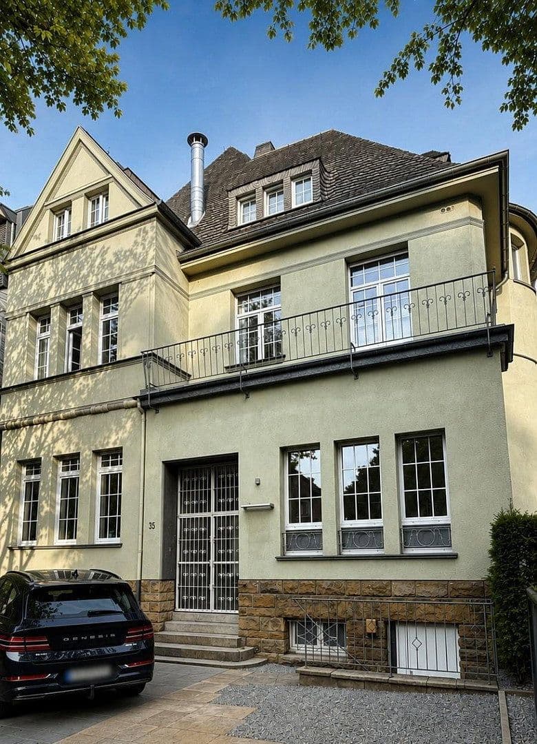 Prenájom bytu 4-izbový 135 m², Maria-Theresia-Allee 35, Aachen, Severné Porýnie - Westfálsko Prenájom bytu 4-izbový 135 m², Maria-Theresia-Allee 35, Aachen, Severné Porýnie - Westfálsko