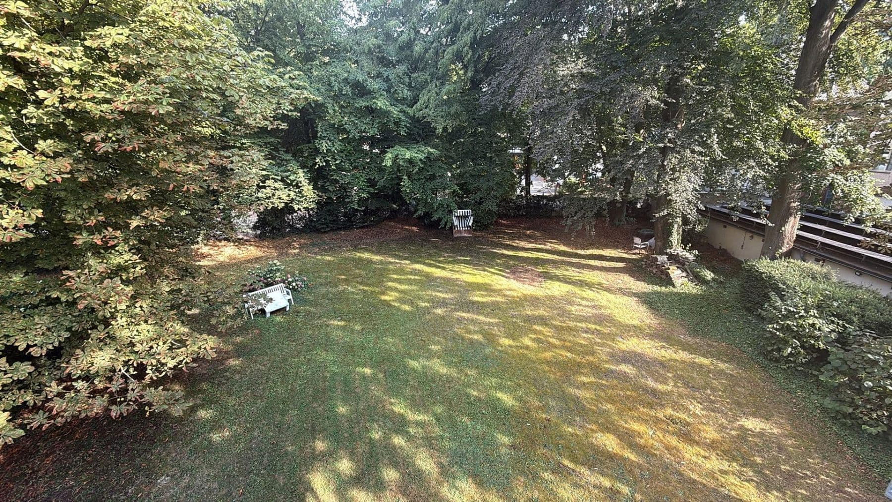 Prenájom bytu 4-izbový 135 m², Maria-Theresia-Allee 35, Aachen, Severné Porýnie - Westfálsko Prenájom bytu 4-izbový 135 m², Maria-Theresia-Allee 35, Aachen, Severné Porýnie - Westfálsko