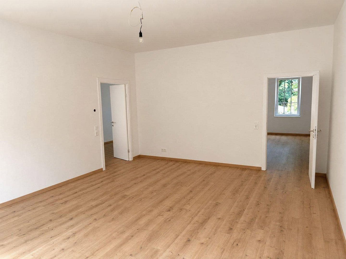 Prenájom bytu 4-izbový 135 m², Maria-Theresia-Allee 35, Aachen, Severné Porýnie - Westfálsko Prenájom bytu 4-izbový 135 m², Maria-Theresia-Allee 35, Aachen, Severné Porýnie - Westfálsko