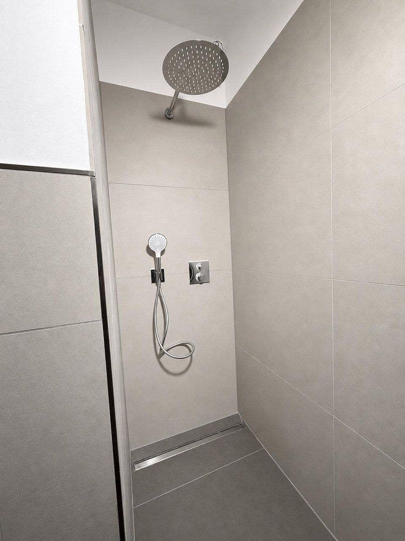 Prenájom bytu 4-izbový 135 m², Maria-Theresia-Allee 35, Aachen, Severné Porýnie - Westfálsko Prenájom bytu 4-izbový 135 m², Maria-Theresia-Allee 35, Aachen, Severné Porýnie - Westfálsko