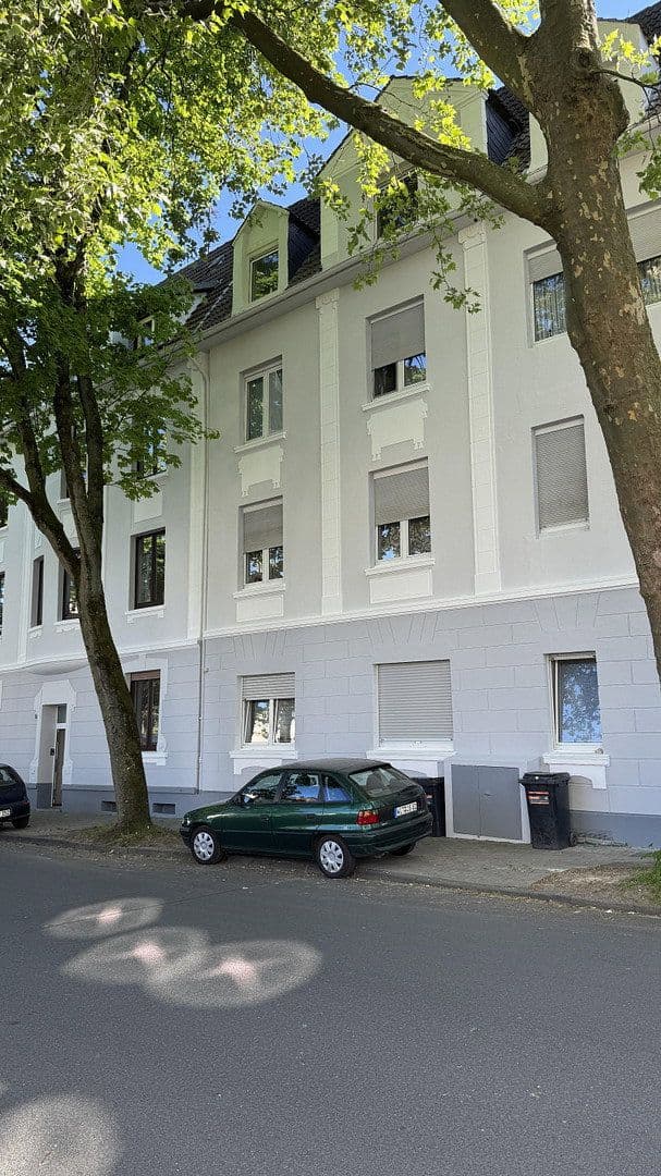 Prenájom bytu 4-izbový 100 m², Bochum, Severné Porýnie - Westfálsko Prenájom bytu 4-izbový 100 m², Bochum, Severné Porýnie - Westfálsko