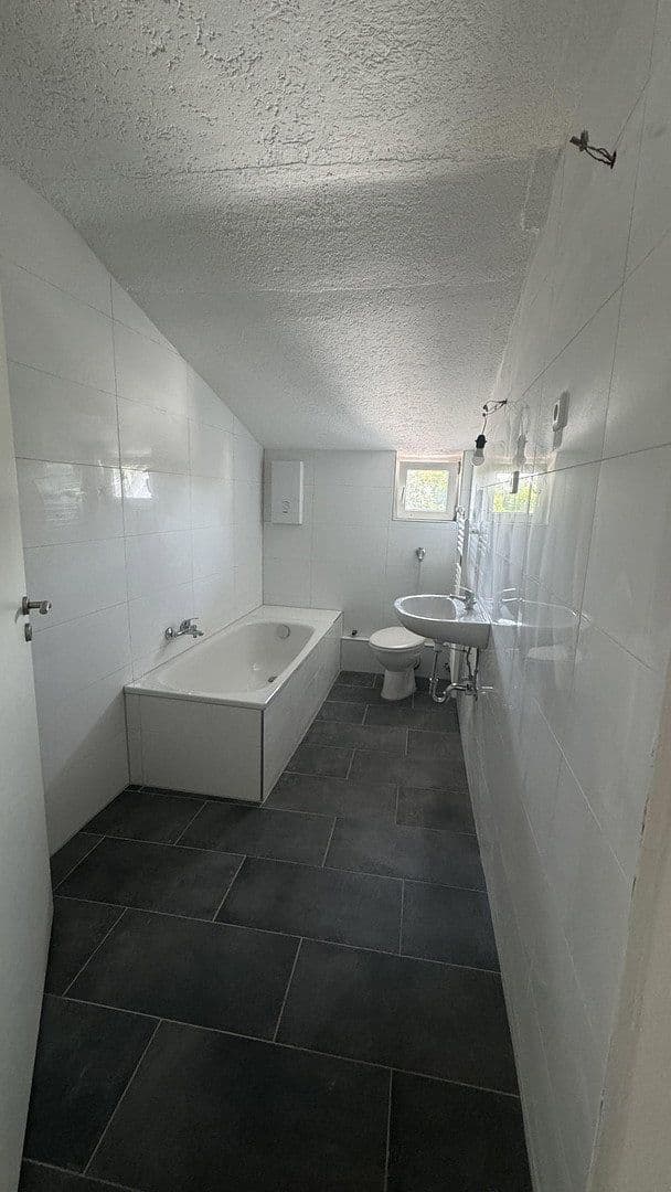 Prenájom bytu 4-izbový 100 m², Bochum, Severné Porýnie - Westfálsko Prenájom bytu 4-izbový 100 m², Bochum, Severné Porýnie - Westfálsko