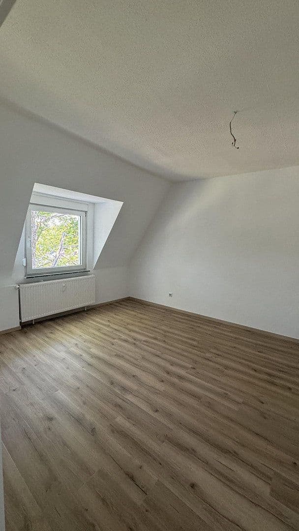 Prenájom bytu 4-izbový 100 m², Bochum, Severné Porýnie - Westfálsko Prenájom bytu 4-izbový 100 m², Bochum, Severné Porýnie - Westfálsko