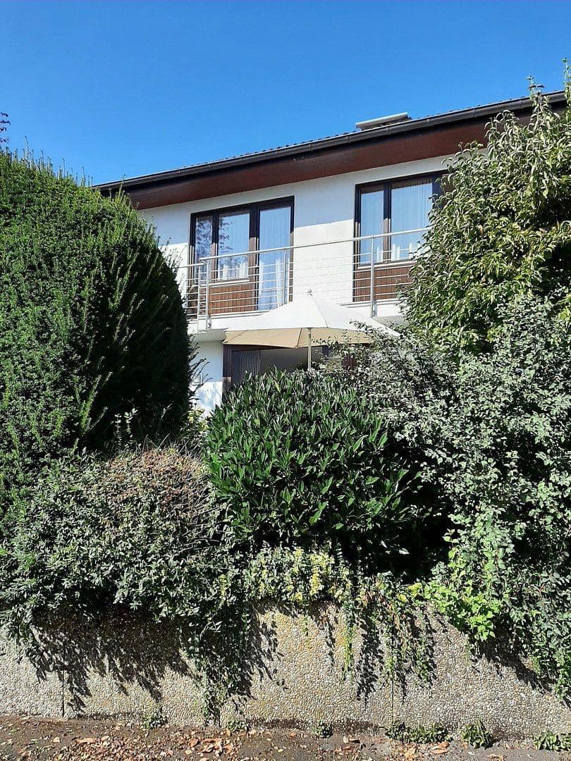 Predaj domu 166 m², pozemok 492 m², Oberursel (Taunus), Hesensko Predaj domu 166 m², pozemok 492 m², Oberursel (Taunus), Hesensko