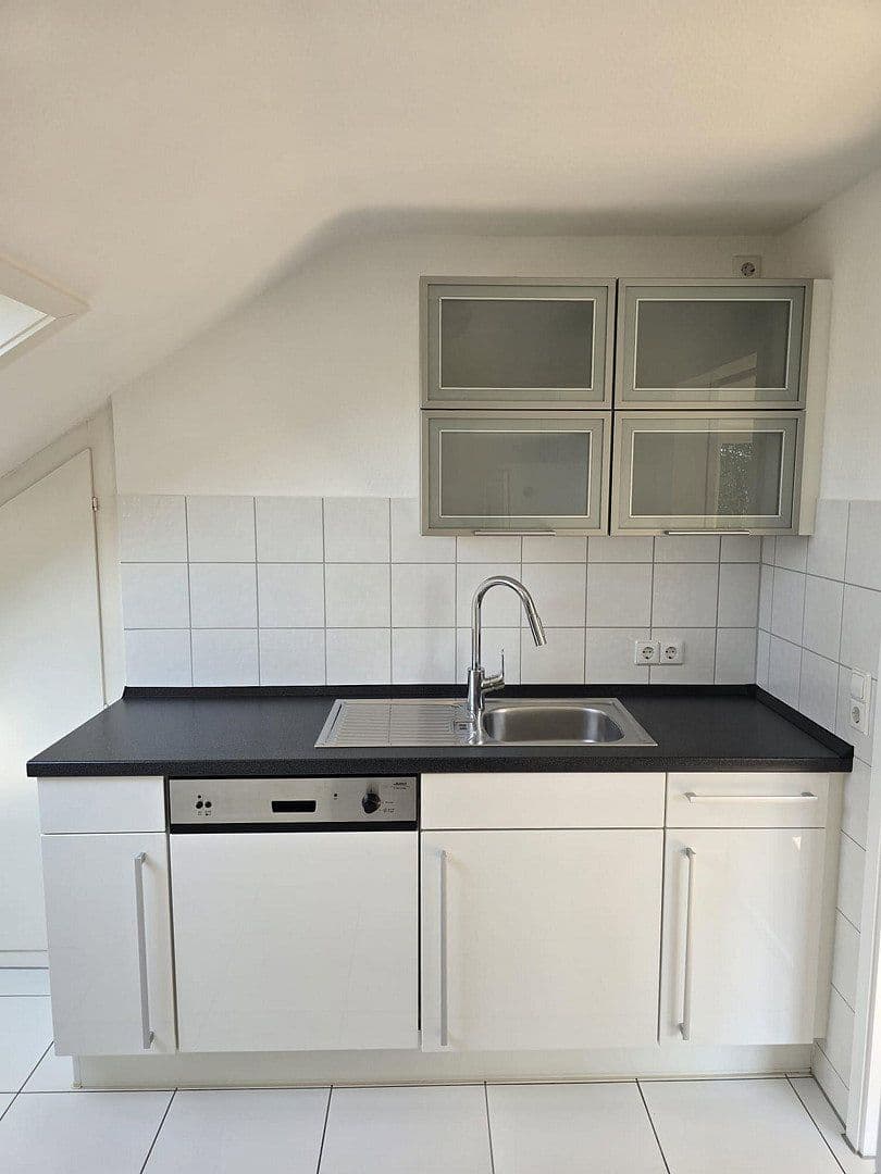 Prenájom bytu 3-izbový 95 m², Schwäbisch Gmünd, Bádensko-Wurttembersko Prenájom bytu 3-izbový 95 m², Schwäbisch Gmünd, Bádensko-Wurttembersko