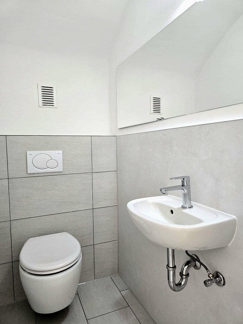 Prenájom bytu 3-izbový 95 m², Schwäbisch Gmünd, Bádensko-Wurttembersko Prenájom bytu 3-izbový 95 m², Schwäbisch Gmünd, Bádensko-Wurttembersko