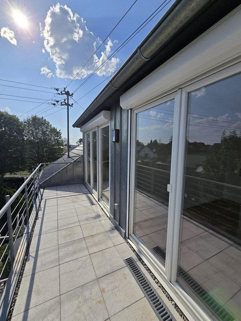 Prenájom bytu 3-izbový 95 m², Schwäbisch Gmünd, Bádensko-Wurttembersko Prenájom bytu 3-izbový 95 m², Schwäbisch Gmünd, Bádensko-Wurttembersko