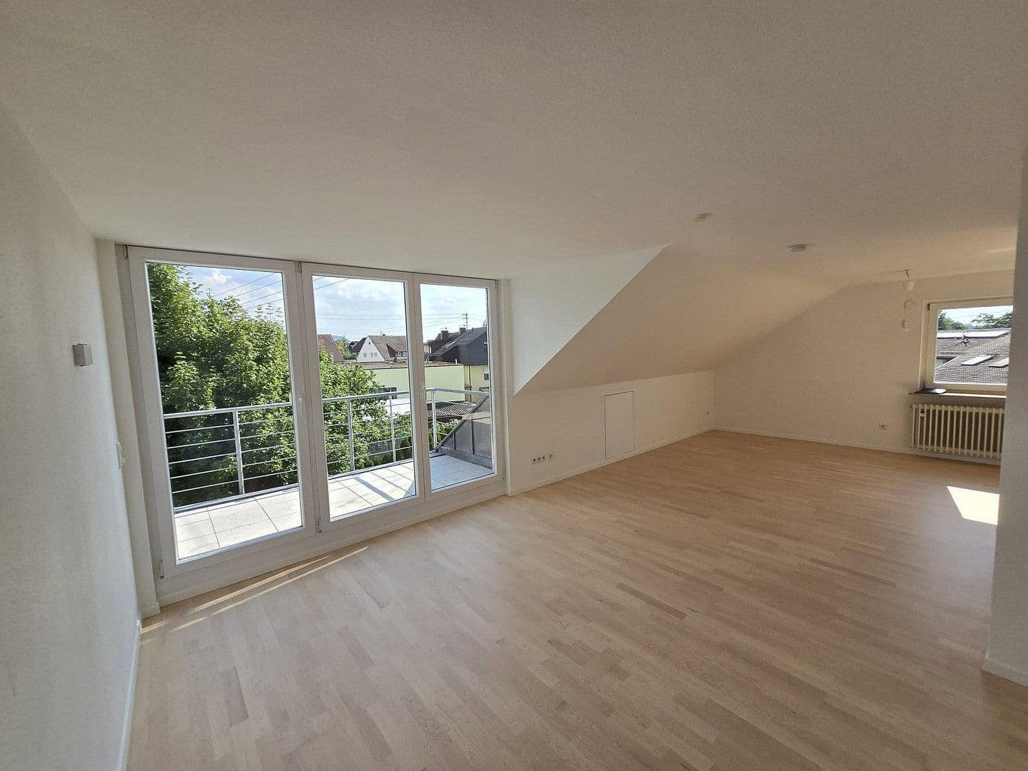 Prenájom bytu 3-izbový 95 m², Schwäbisch Gmünd, Bádensko-Wurttembersko Prenájom bytu 3-izbový 95 m², Schwäbisch Gmünd, Bádensko-Wurttembersko