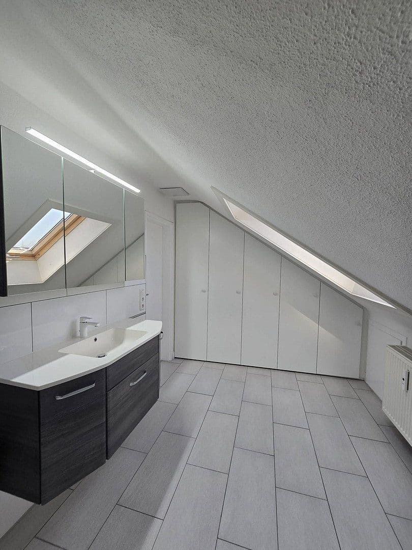 Prenájom bytu 3-izbový 95 m², Schwäbisch Gmünd, Bádensko-Wurttembersko Prenájom bytu 3-izbový 95 m², Schwäbisch Gmünd, Bádensko-Wurttembersko