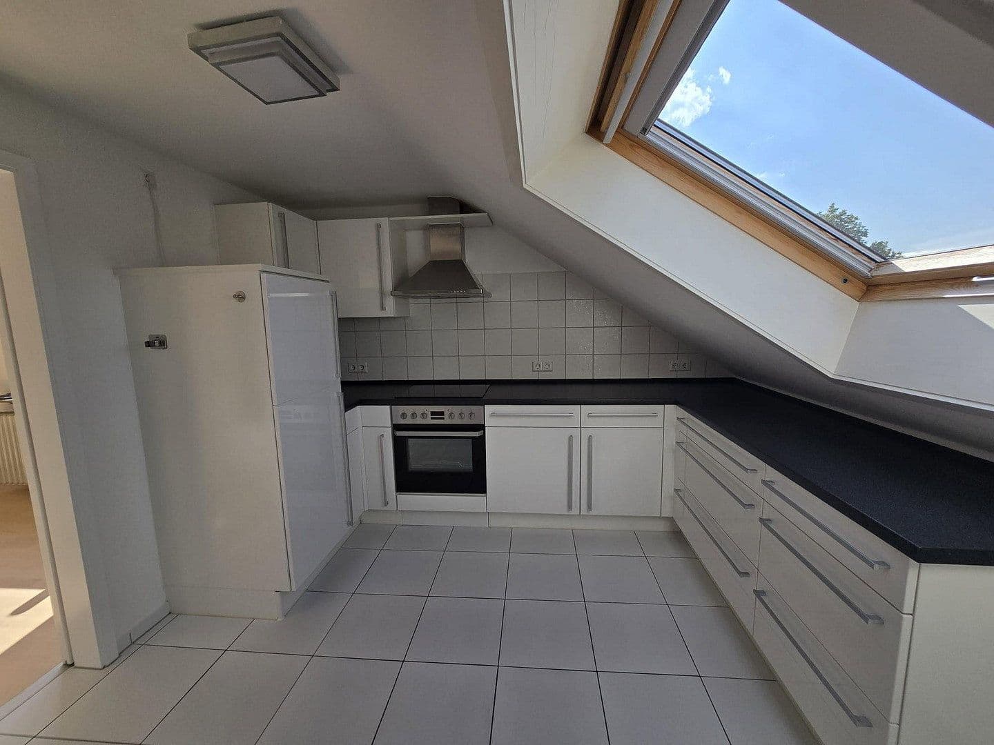 Prenájom bytu 3-izbový 95 m², Schwäbisch Gmünd, Bádensko-Wurttembersko Prenájom bytu 3-izbový 95 m², Schwäbisch Gmünd, Bádensko-Wurttembersko