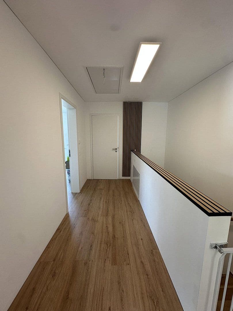Prenájom domu 200 m², pozemok 500 m², Im Königsfeld 29, Sankt Katharinen, Porýnie-Falcko Prenájom domu 200 m², pozemok 500 m², Im Königsfeld 29, Sankt Katharinen, Porýnie-Falcko