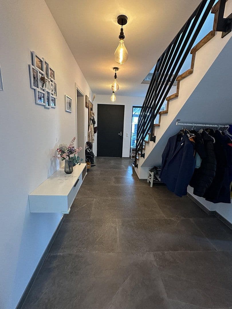 Prenájom domu 200 m², pozemok 500 m², Im Königsfeld 29, Sankt Katharinen, Porýnie-Falcko Prenájom domu 200 m², pozemok 500 m², Im Königsfeld 29, Sankt Katharinen, Porýnie-Falcko