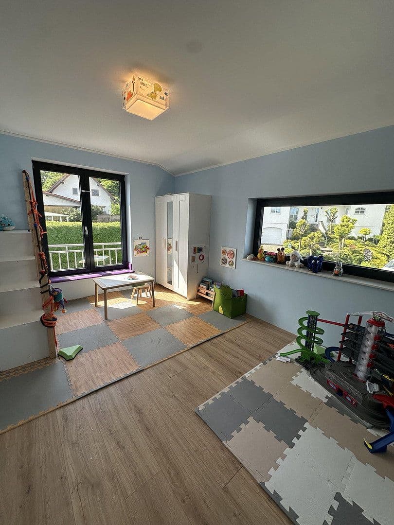 Prenájom domu 200 m², pozemok 500 m², Im Königsfeld 29, Sankt Katharinen, Porýnie-Falcko Prenájom domu 200 m², pozemok 500 m², Im Königsfeld 29, Sankt Katharinen, Porýnie-Falcko