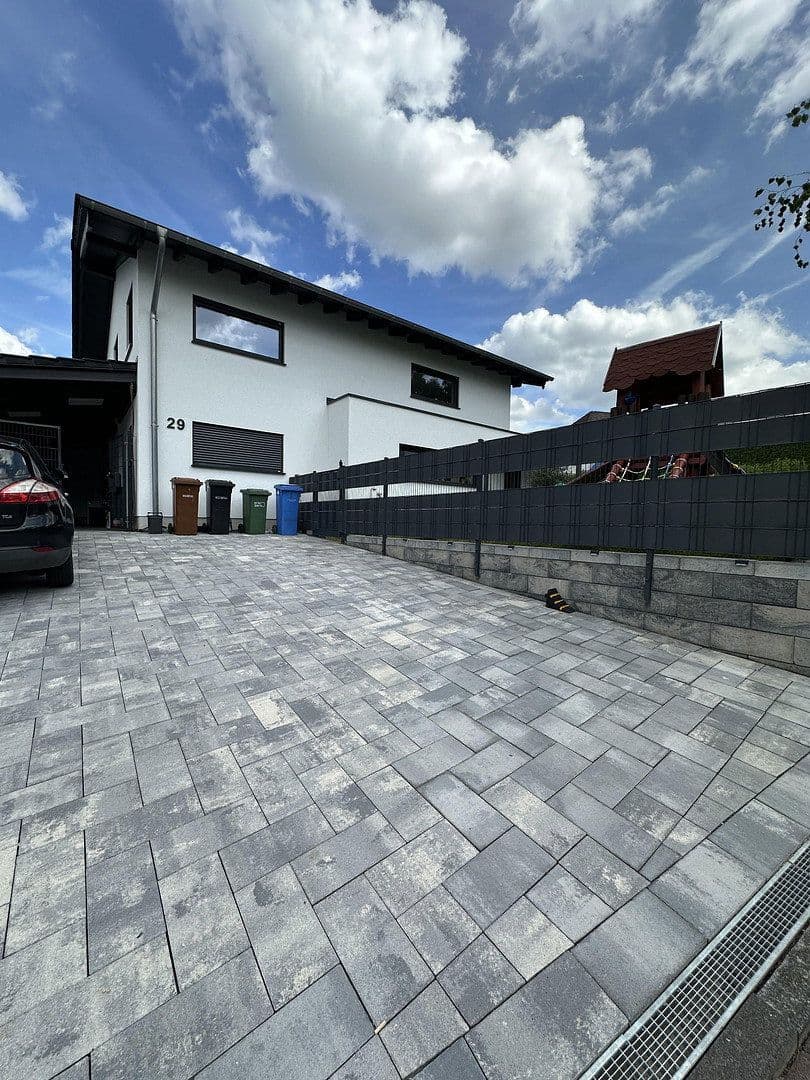 Prenájom domu 200 m², pozemok 500 m², Im Königsfeld 29, Sankt Katharinen, Porýnie-Falcko Prenájom domu 200 m², pozemok 500 m², Im Königsfeld 29, Sankt Katharinen, Porýnie-Falcko