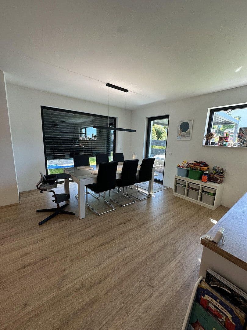 Prenájom domu 200 m², pozemok 500 m², Im Königsfeld 29, Sankt Katharinen, Porýnie-Falcko Prenájom domu 200 m², pozemok 500 m², Im Königsfeld 29, Sankt Katharinen, Porýnie-Falcko