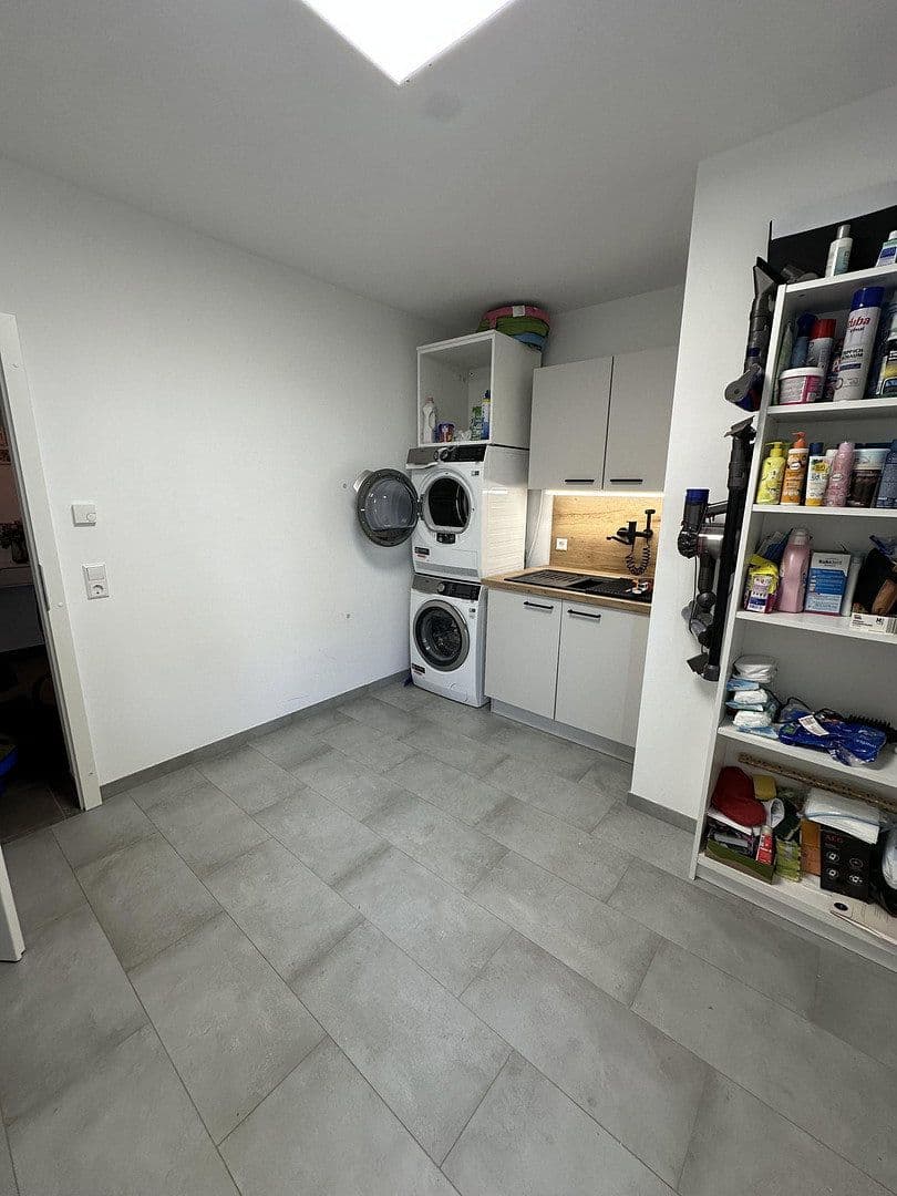 Prenájom domu 200 m², pozemok 500 m², Im Königsfeld 29, Sankt Katharinen, Porýnie-Falcko Prenájom domu 200 m², pozemok 500 m², Im Königsfeld 29, Sankt Katharinen, Porýnie-Falcko